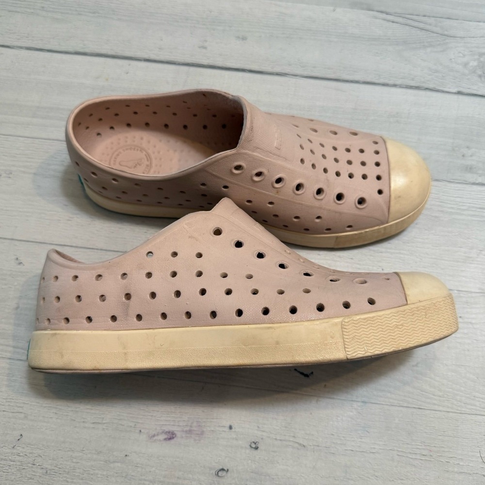 Native girls light rose‎ pink slip on shoes juniors size 3